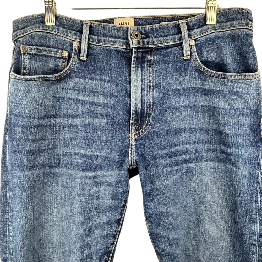 Flint and Tinder Men's Slim Fit Blue Denim Jeans Size 33X30 Casual Comfort - Picture 3 of 11